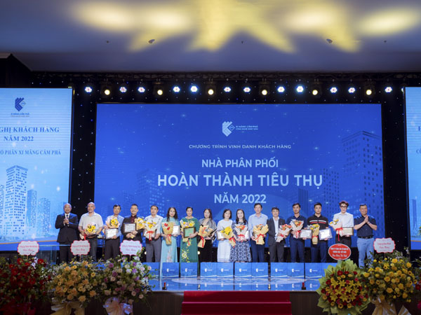 hội nghi khách hàng 9