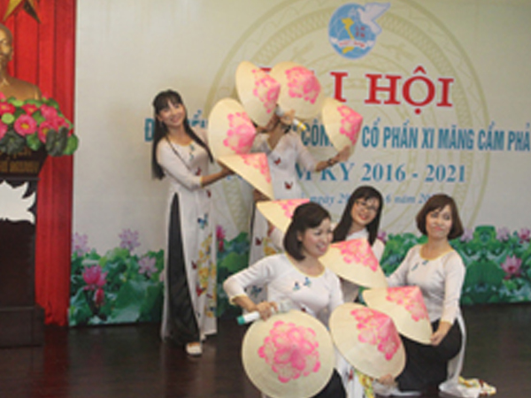 Ngày hội của Phụ nữ Xi măng Cẩm Phả