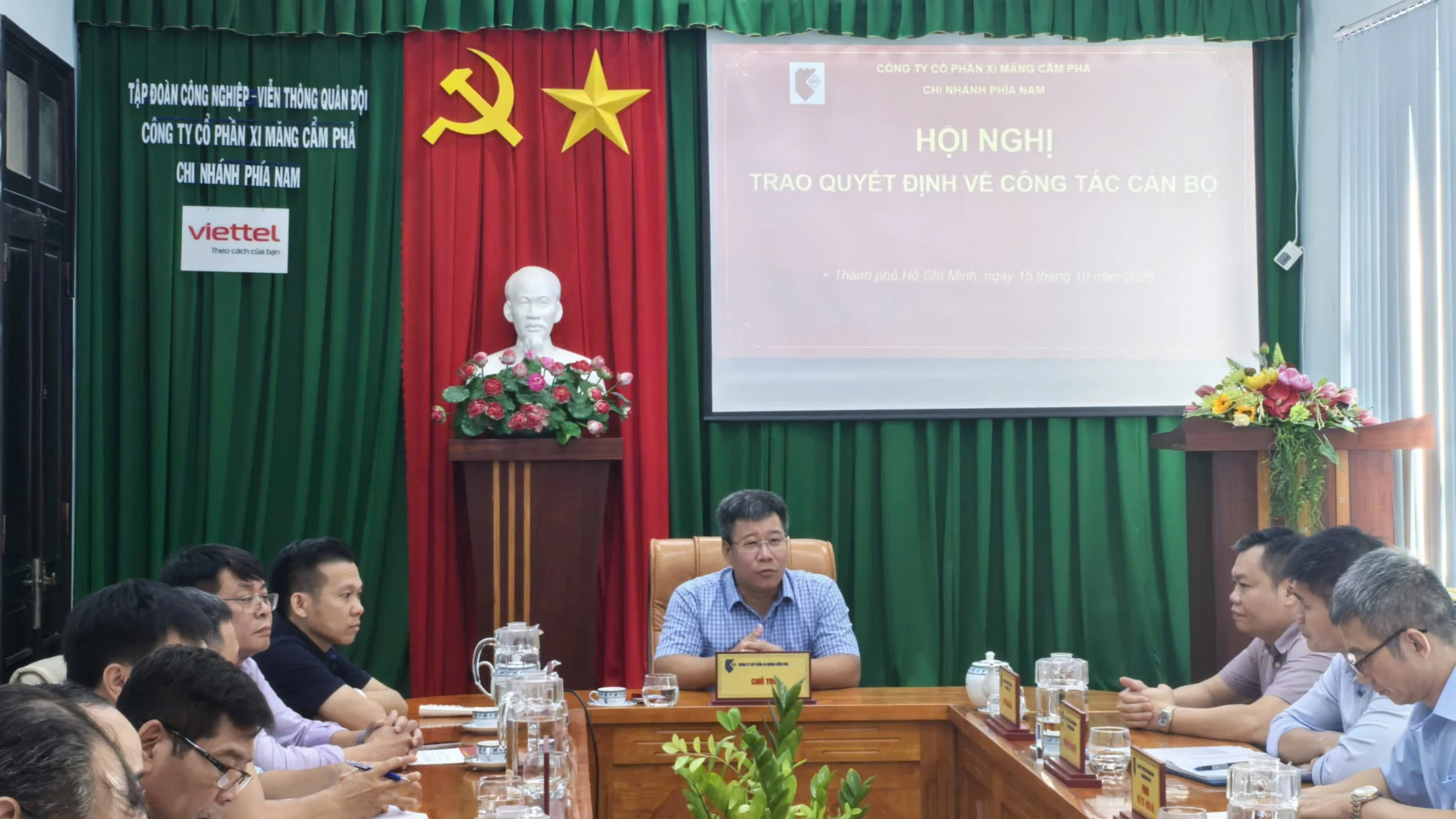 Trao quyết định bổ nhiệm lại cán bộ tại Chi nhánh Phía Nam