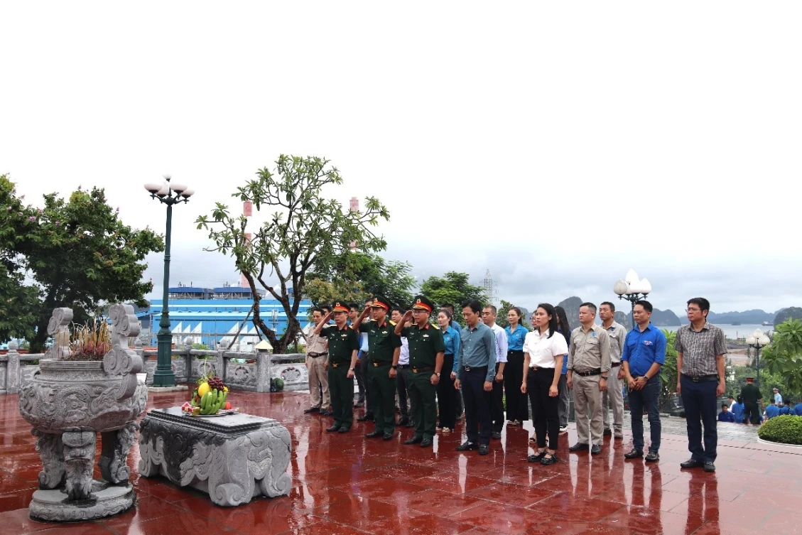 Tri ân các Anh hùng Liệt sĩ – Xi măng Cẩm Phả hướng về cội nguồn